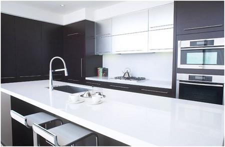 Pier 27 Condos Kitchen Toronto, Canada
