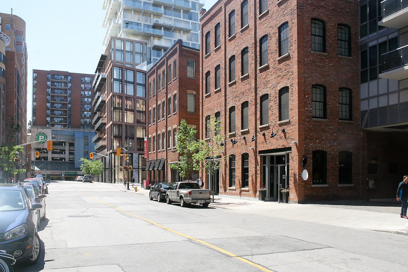75 on the Esplanade Condos Street View Toronto, Canada