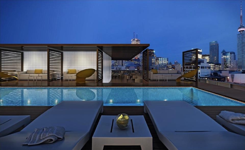 12 Degrees Condos Terrace Pool Toronto, Canada