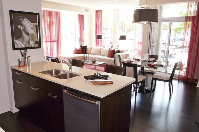 Pinnacle on Adelaide Condos Dinning Area Toronto, Canada