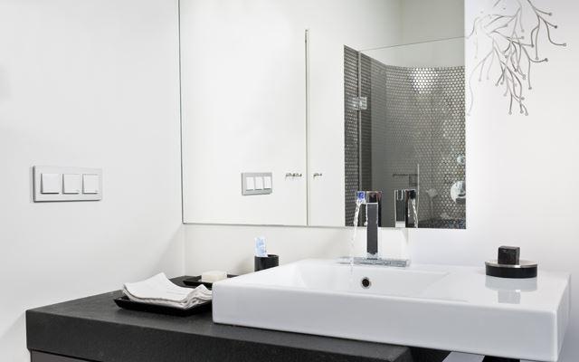 Appleby Gardens Condos Bathroom Toronto, Canada
