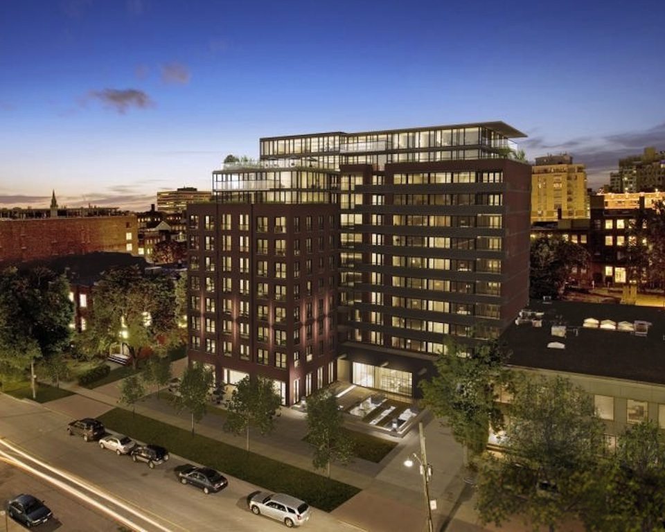 400 Wellington West Condos Building View Toronto, Canada