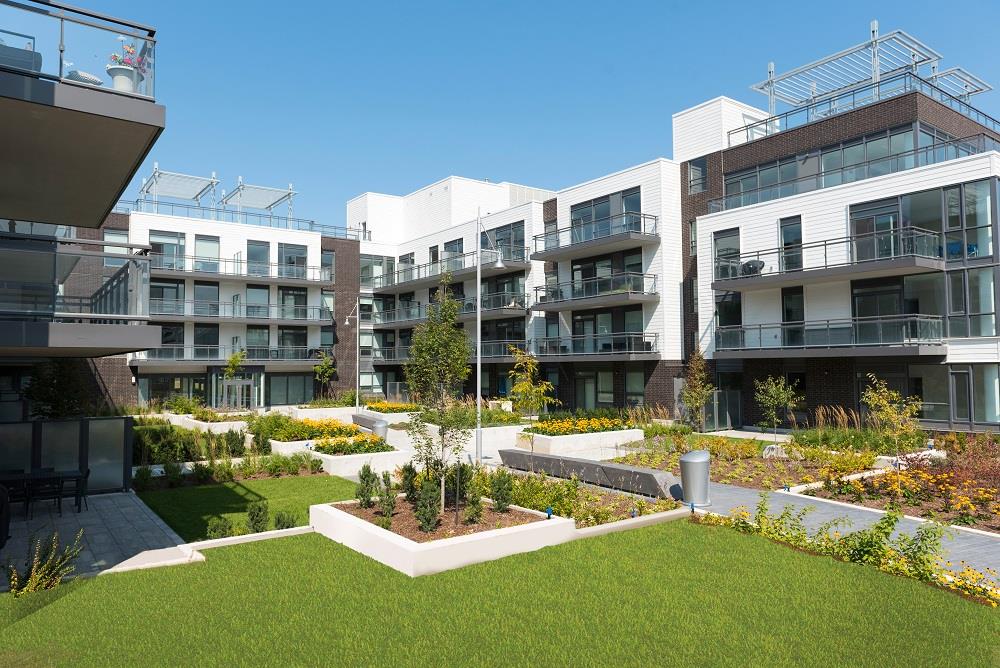 Friday Harbour Resort Condos and Towns exterior courtyard