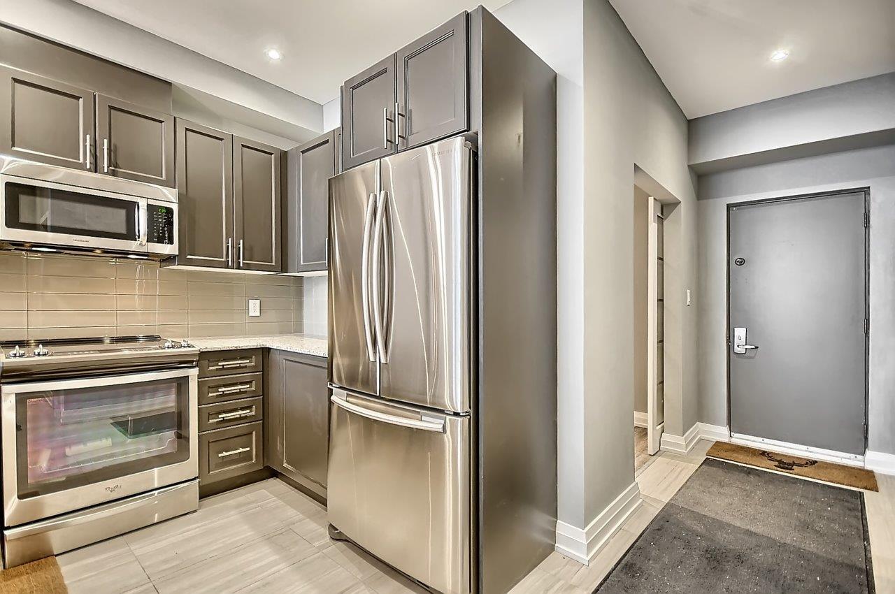 Slopeside at Horseshoe Condos Interior Toronto, Canada