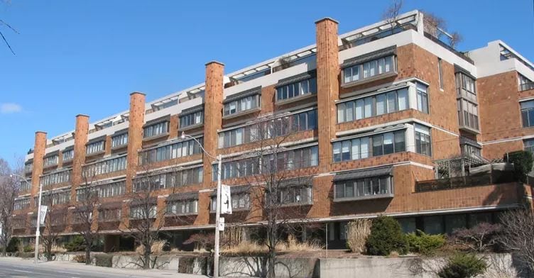 Exterior image of the 315 Avenue Road in Toronto