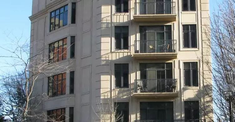 Exterior image of the 9 Jackes Avenue in Toronto