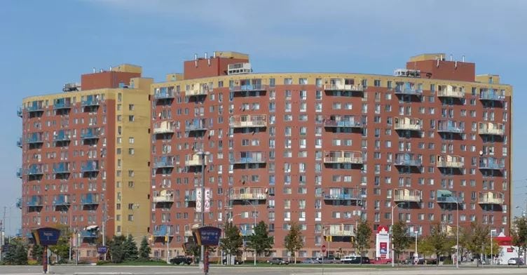 Exterior image of the Ascot Downs in Toronto