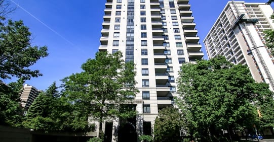 Exterior image of the Avoca Vale in Toronto