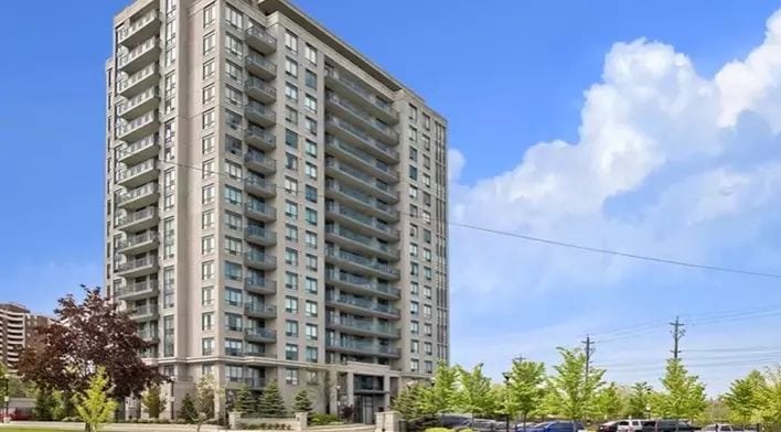 Exterior image of the Fountains of Edenbridge in Toronto