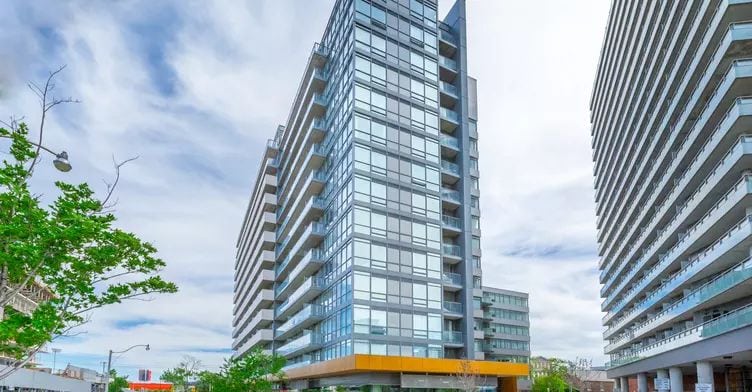 Exterior image of the Fuzion in Toronto