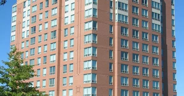 Exterior image of the Glenmapla in Toronto