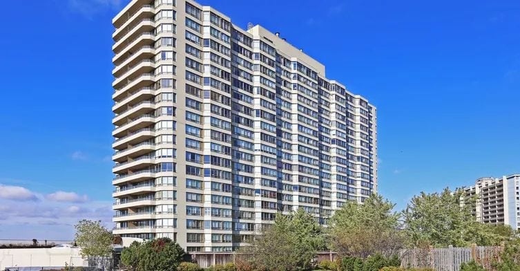 Exterior image of the Greystone Walk 1 in Toronto