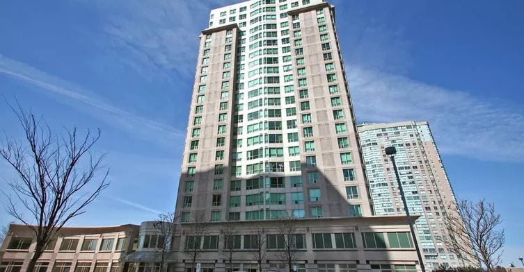 Exterior image of the Hillsborough Court in Toronto