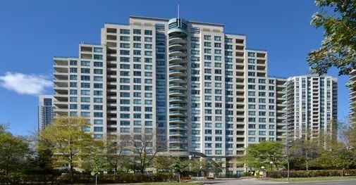 Exterior image of the Kingsdale in Toronto