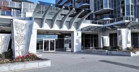 Exterior image of the Luxe I in Toronto