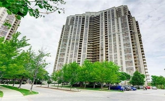 Exterior image of the Mansions of Humberwood II in Toronto