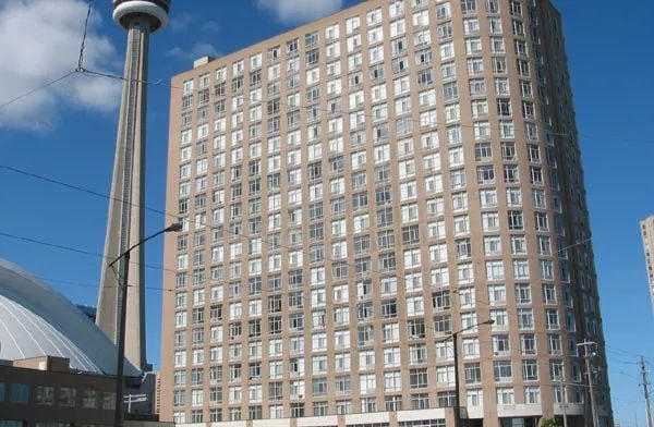 Exterior image of the Maple Leaf Quay 2 in Toronto