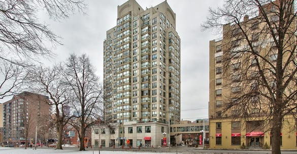 Exterior image of the Metropolitan Essex in Toronto