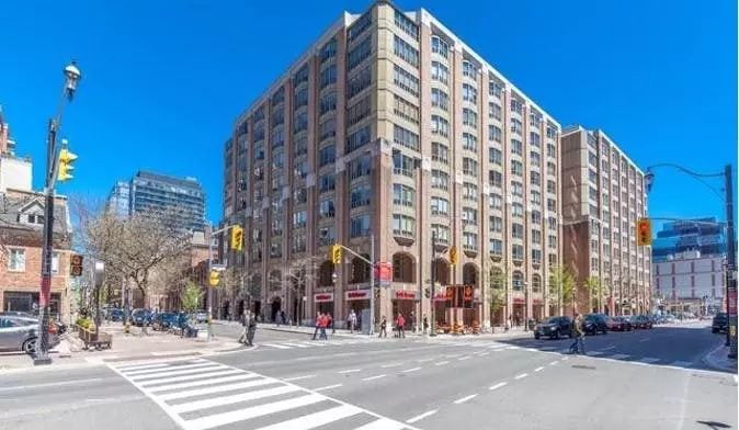 Exterior image of the Olde York Place II in Toronto