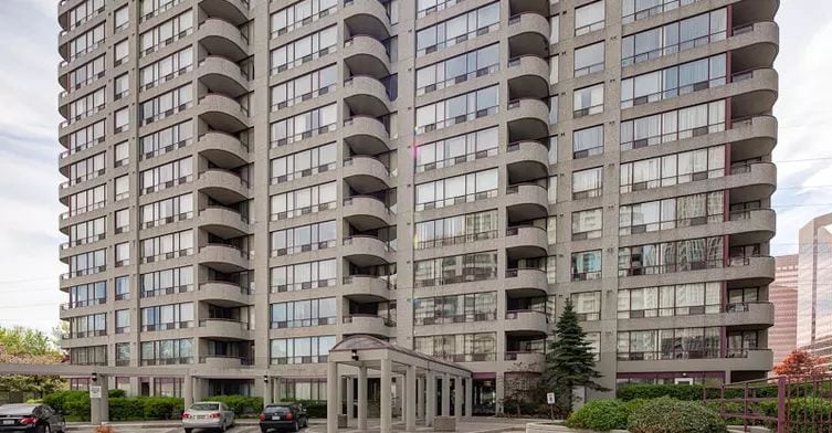 Exterior image of the Place Nouveau II in Toronto