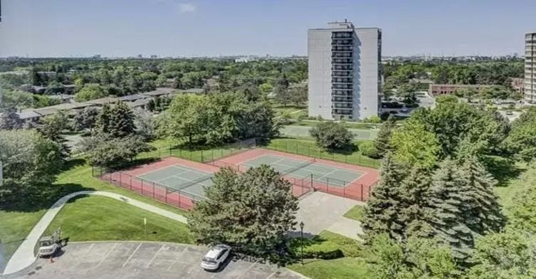 Exterior image of the Primrose Towers II in Toronto