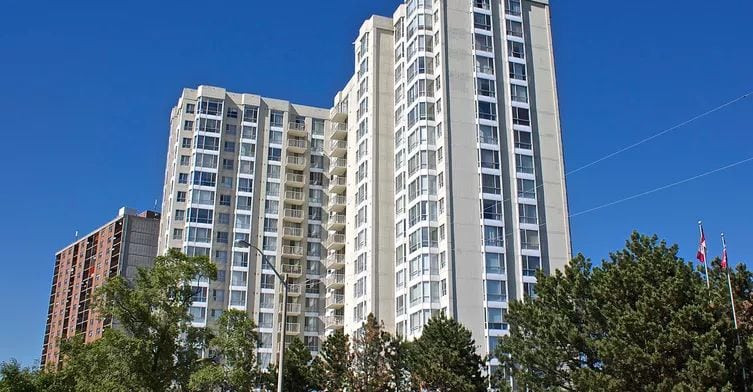 Exterior image of the Riverhouse at Riverside Court Condos in Toronto