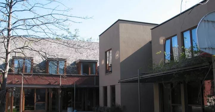 Exterior image of the Robertson House Crisis Care Centre in Toronto