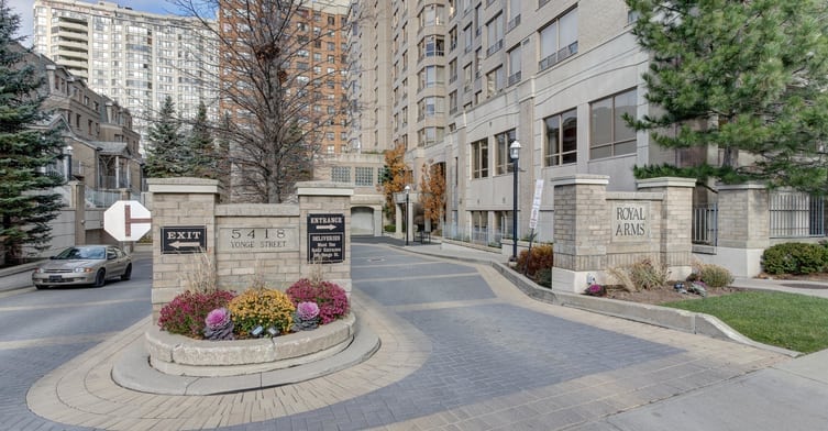 Exterior image of the Royal Arms in Toronto