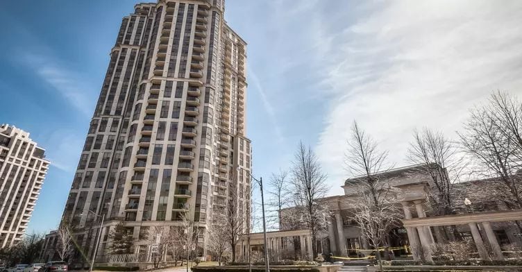 Exterior image of the Skymark at Avondale II in Toronto