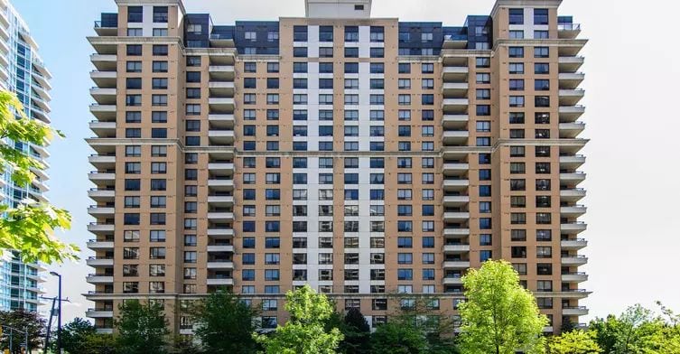 Exterior image of the Sommerset at Northtown in Toronto