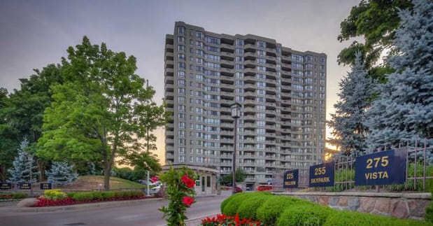 Exterior image of the Vista in Toronto