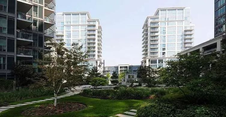 Exterior image of the Voyager I in Toronto