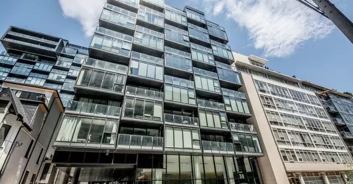 Exterior image of The Tides at Mystic Pointe in Toronto