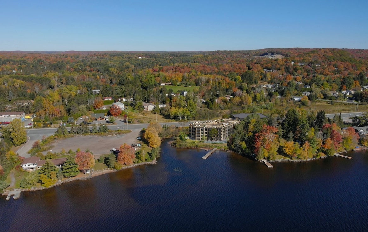 Aerial rendering of Lakeside Muskoka Condos