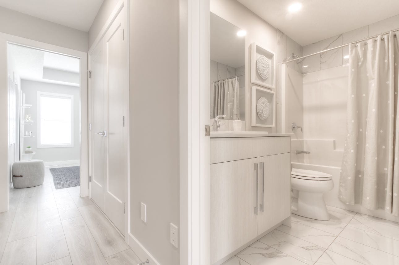 Image of Aberdeen Towns interior main floor bathroom